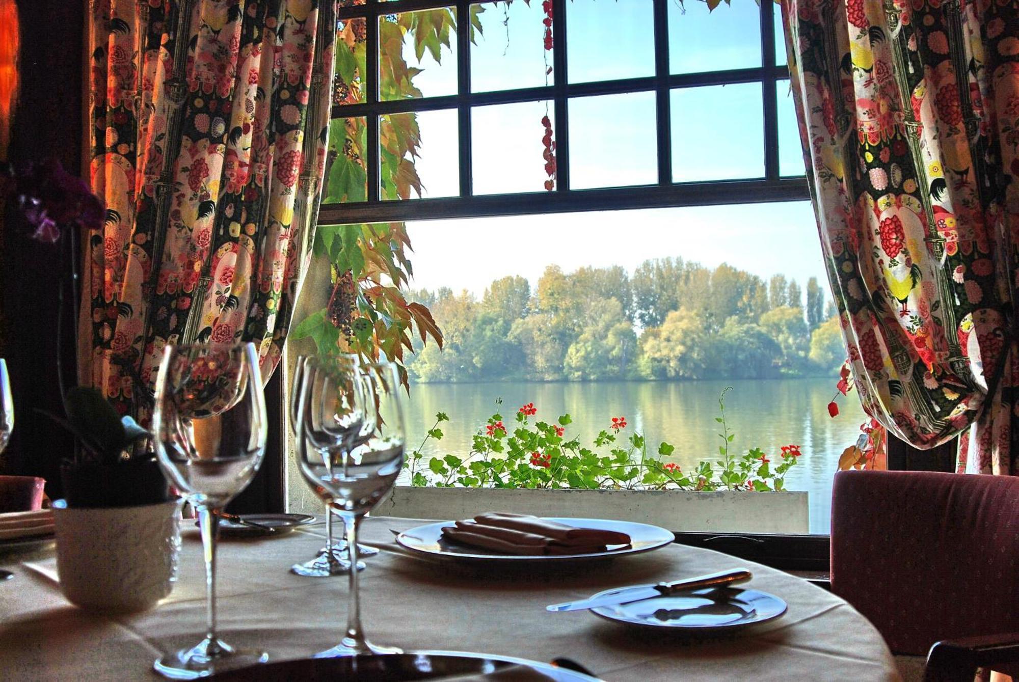 La Chaine D'Or เลส์ อองเดอลีย์ส ร้านอาหาร รูปภาพ